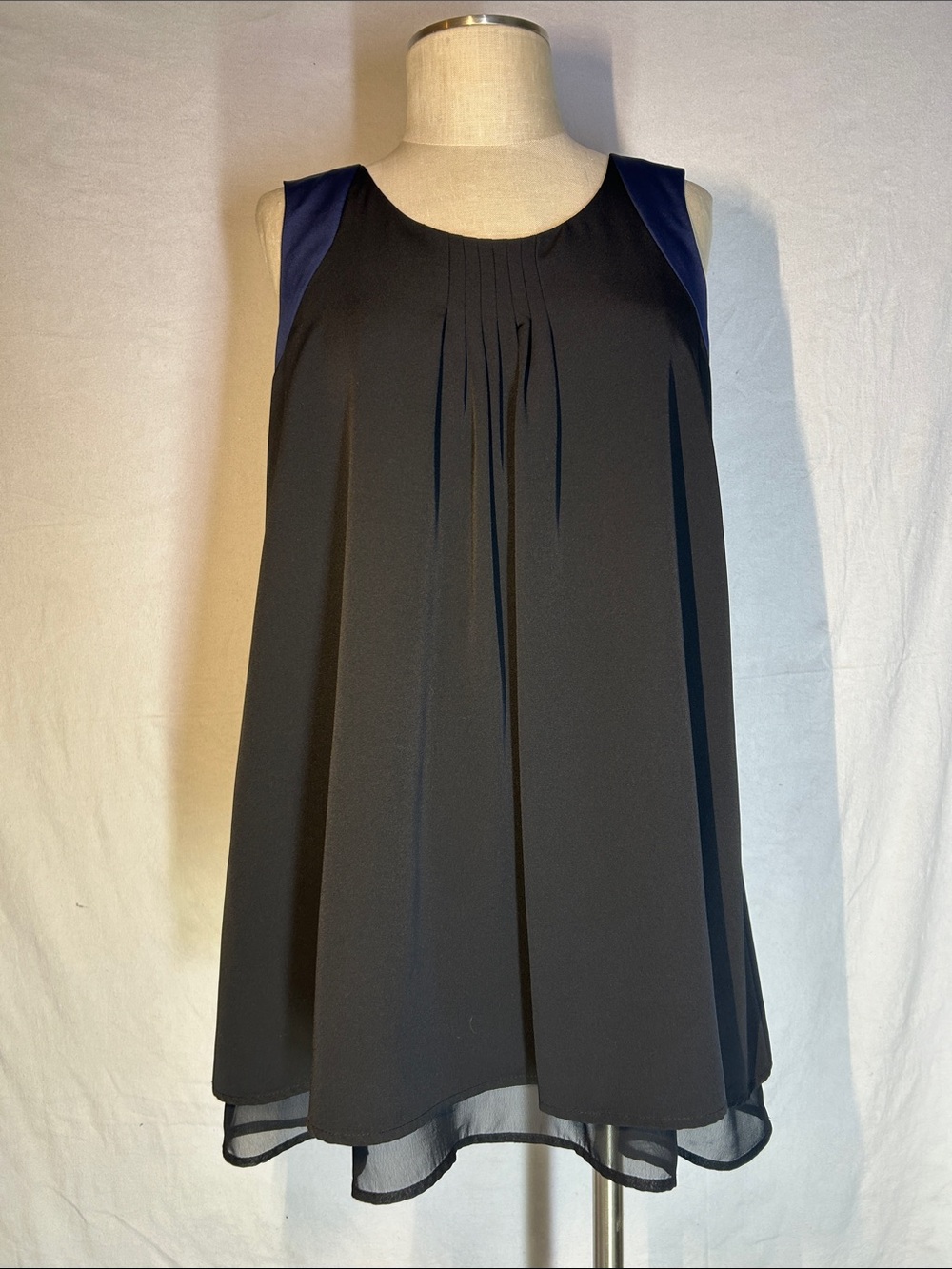 Simply Vera Vera Wang Black Chiffon Sleeveless Tunic with Navy Shoulder Panels